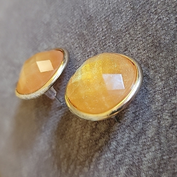 3/$20 Vtg Faceted Acrylic Peach Gemstone Post Earrings FLAWED - Picture 6 of 7
